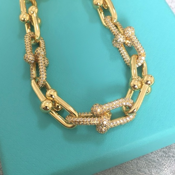 Jewelry - Elegant 14K Gold Plated Cubic Zirconia Graduated U Link Chain Necklace